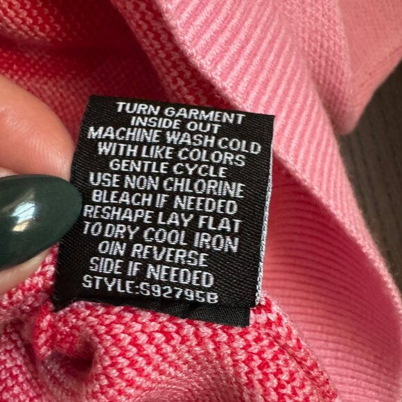 NWT Target Viral Valentine's Day Graphic Heart Cardigan - Pink & Red (Size M) - Picture 7 of 8